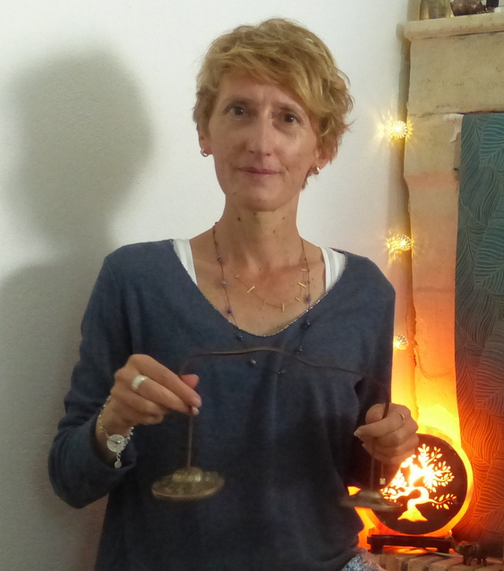 Stephanie Charles portrait site Stéphanie Charles – soins énergétiques et sonothérapie